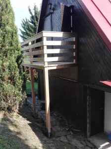 Balkón - modřín. Čeladná